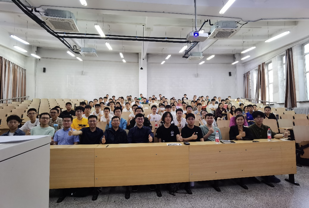 【对话未来】(总第22期)校友郁发新教授作“中国射频模拟芯片技术最新进展”主题报告